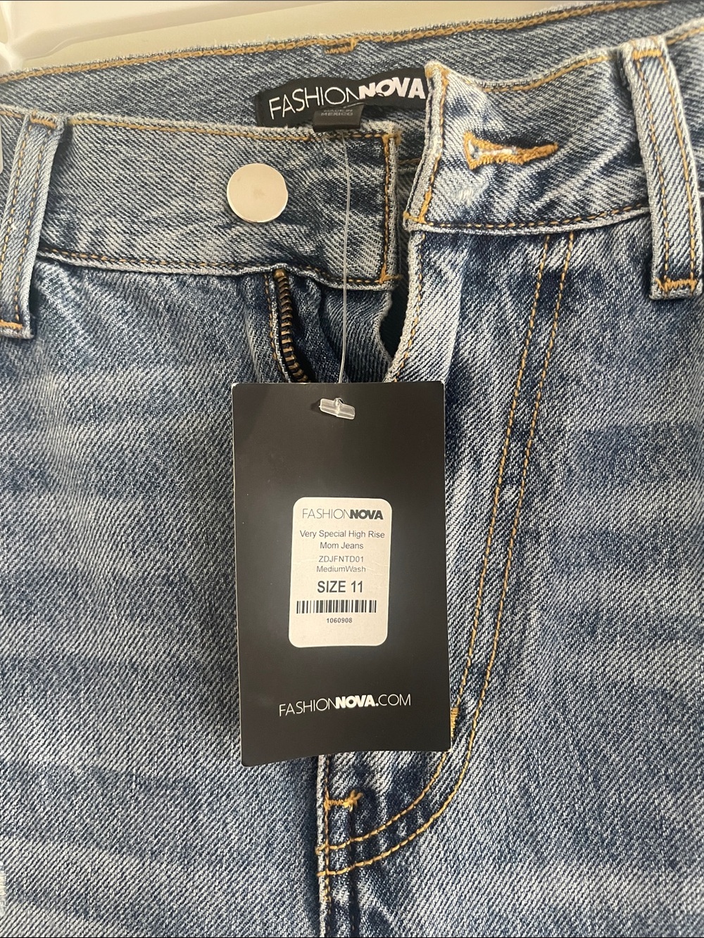Curvy Light Blue Women’s Mom Jeans - High Rise - Picture 3 of 8